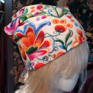 Czapka damska Folk